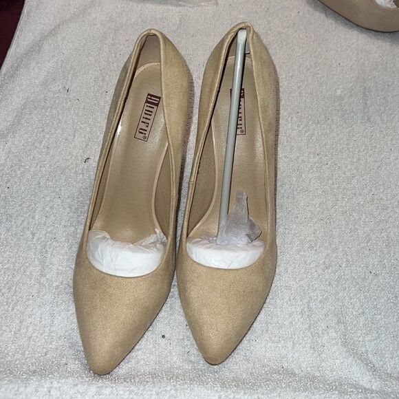 Womens heels  - Picture 2 of 4